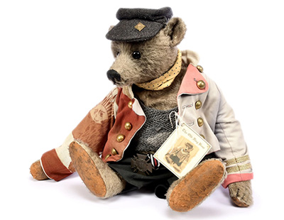Robin der Bar The Old Flag Bear artist teddy bear by Marie Robischon