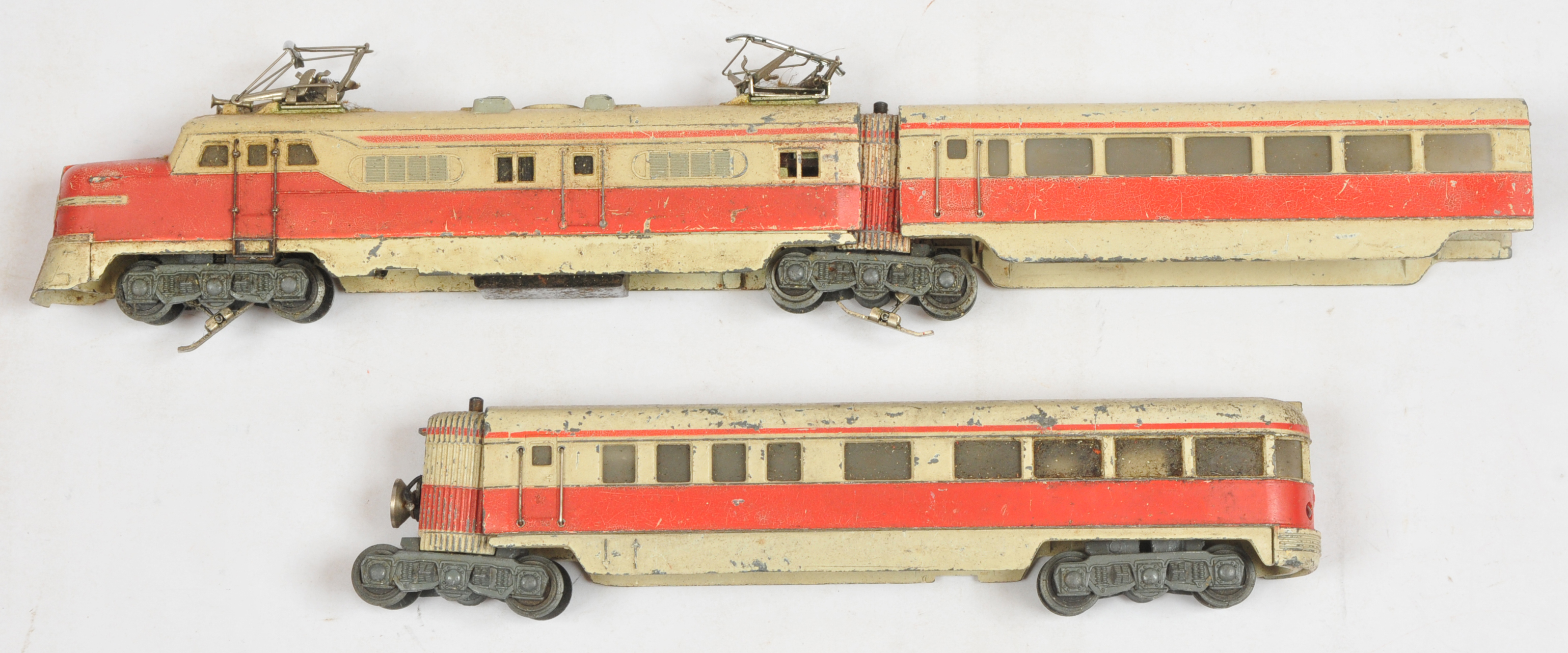 Märklin HO ST 800 in Ivory & Red