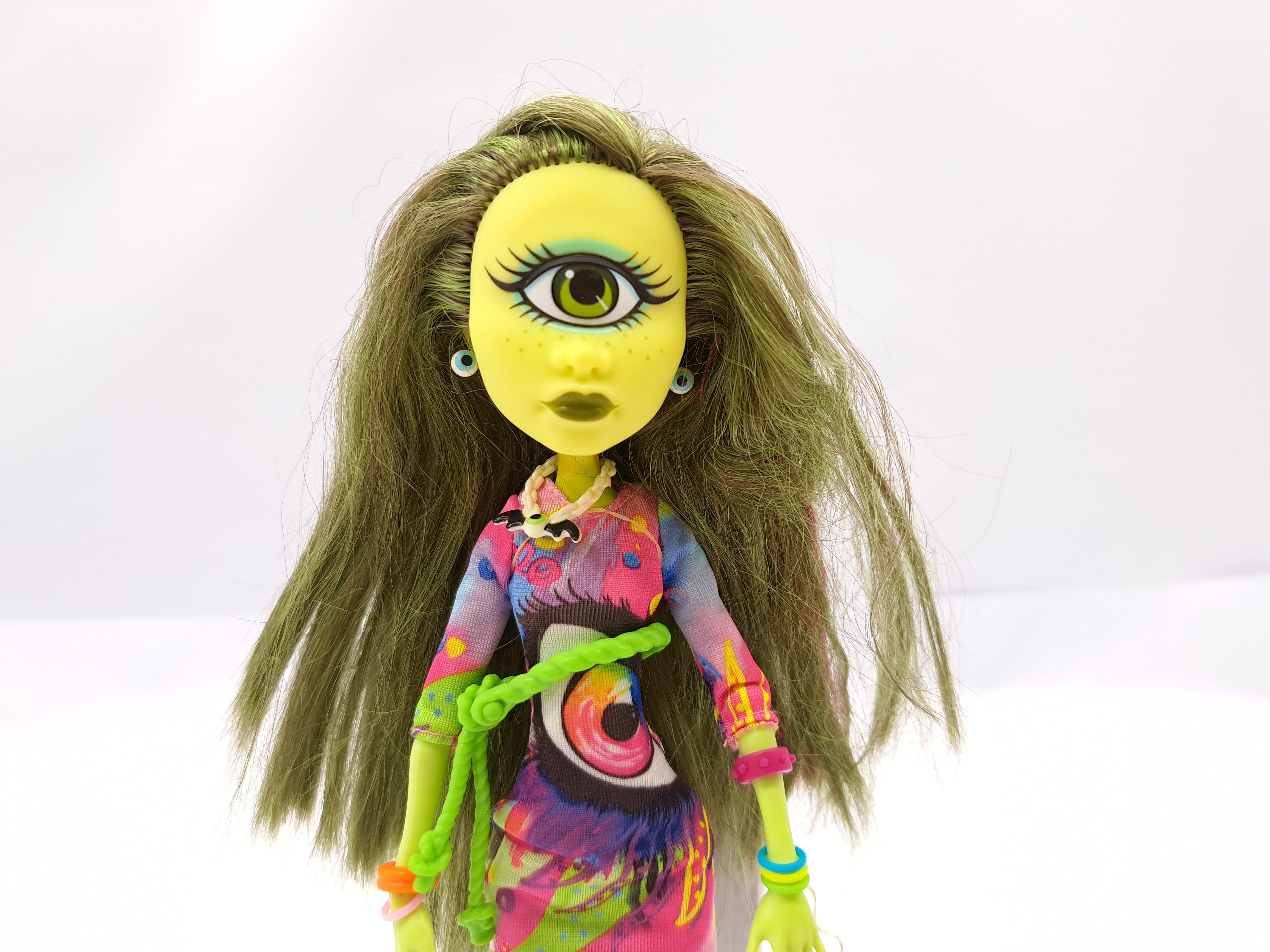 RARE Monster High 👁️ Iris Clops, I Heart Fashion doll 💚